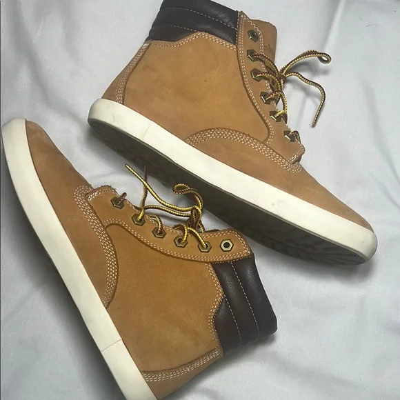 Timberland Tan and Brown Women's Sneakers - Picture 2 of 9